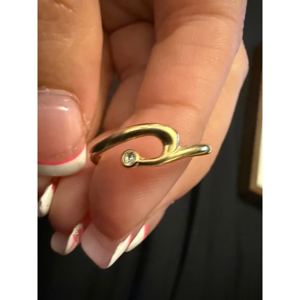 Avon Gold Tone Abstract Bypass Ring Rhinestone Accent Wave Design Size 9